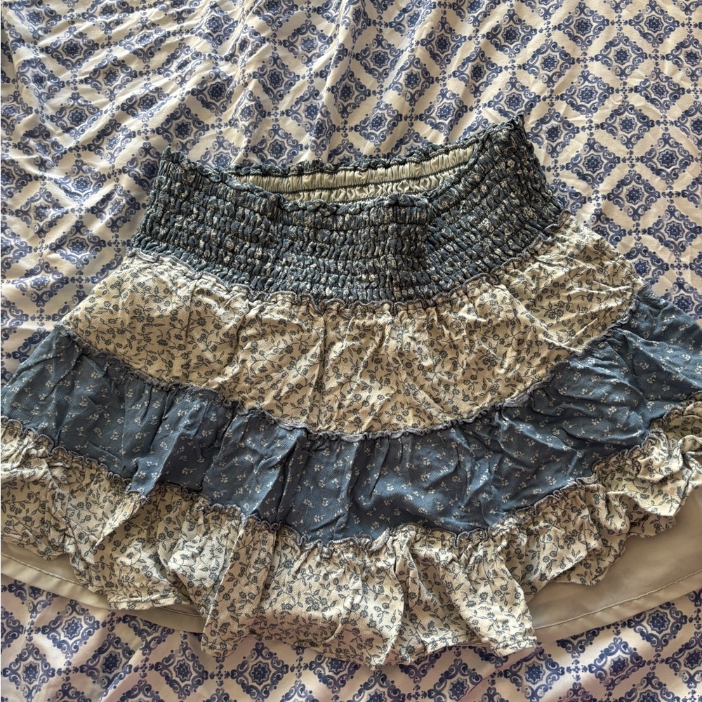 American Eagle Outfitters Ruffled Smocked skirt